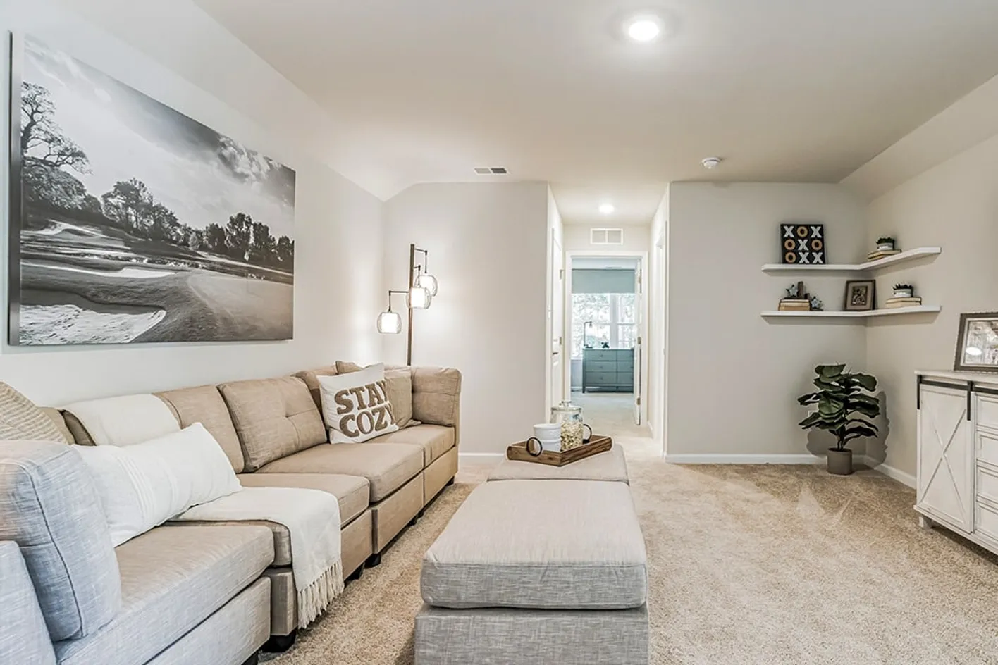 Model Sitting Room