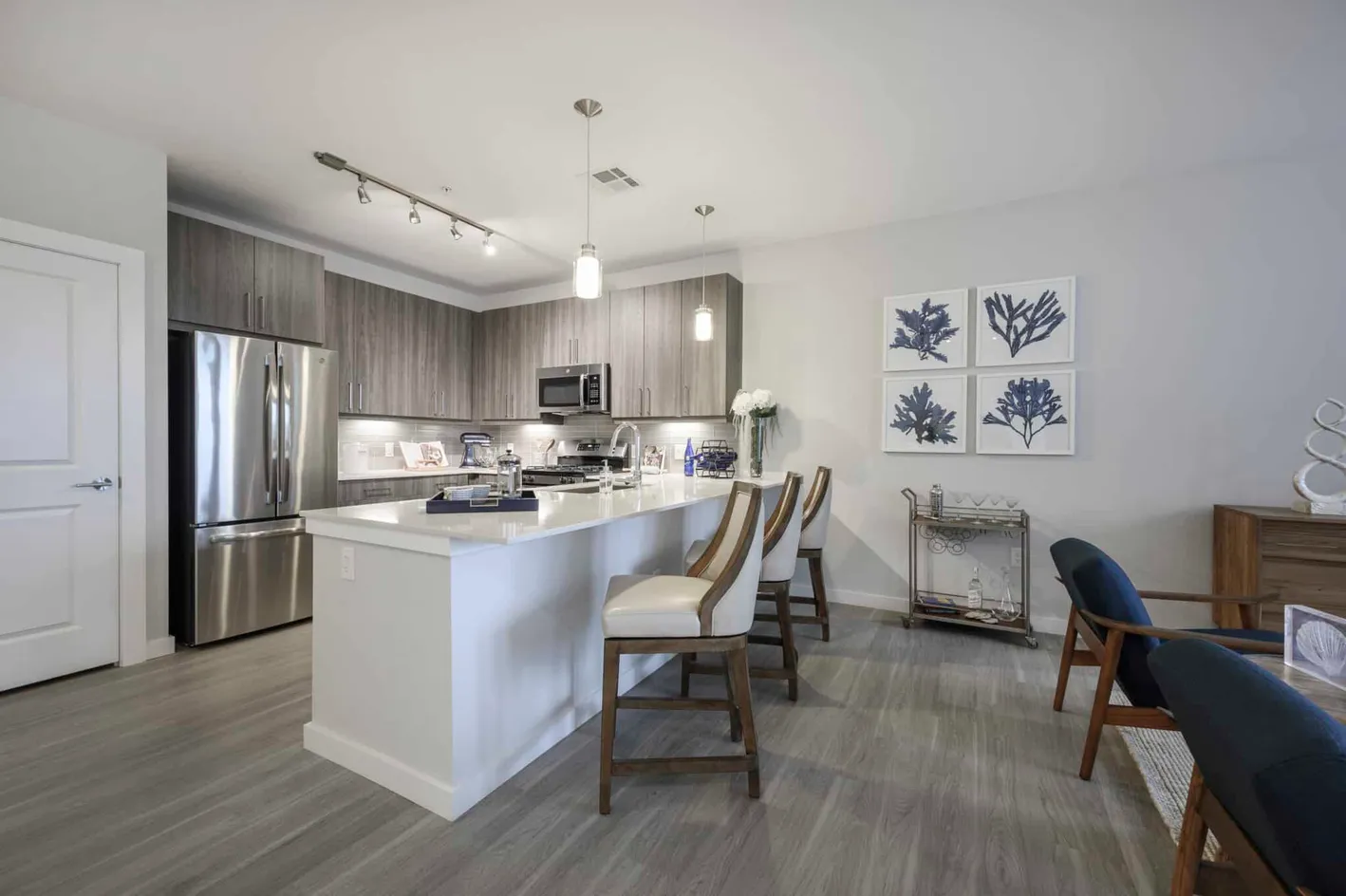 Model Kitchen & Bar