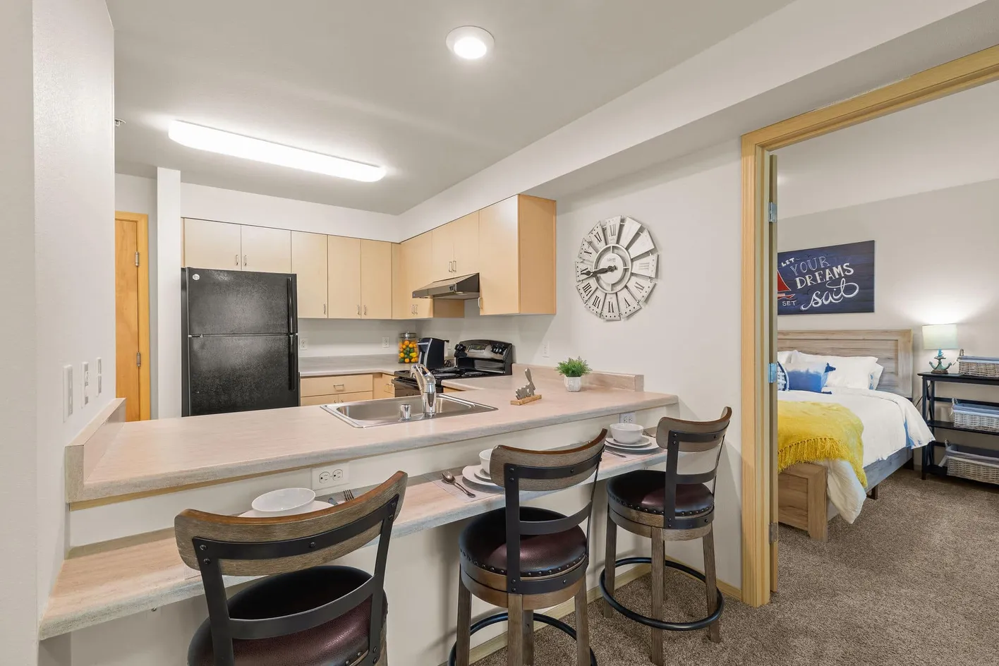 Kitchen & Bar