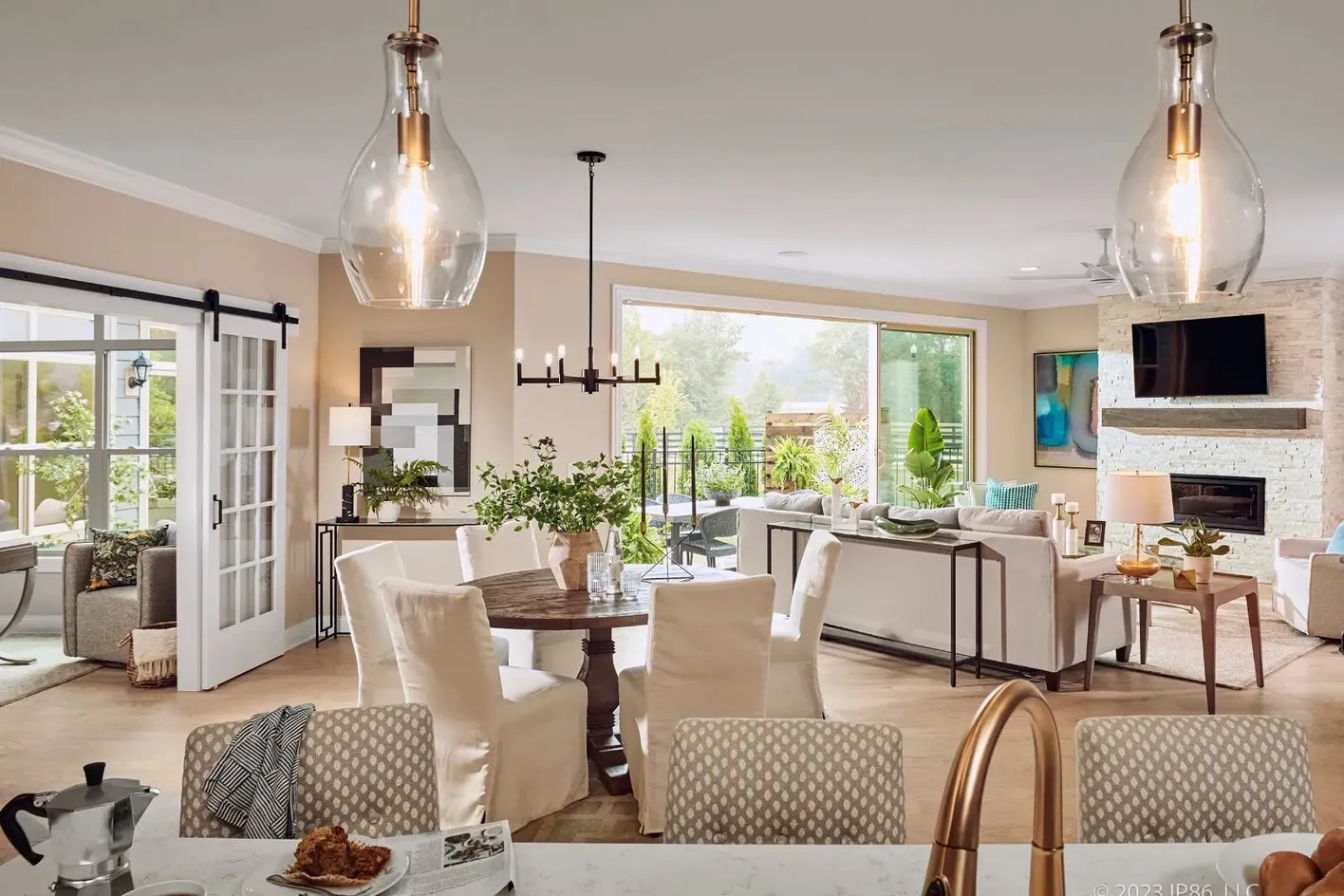 Kitchen and dining area