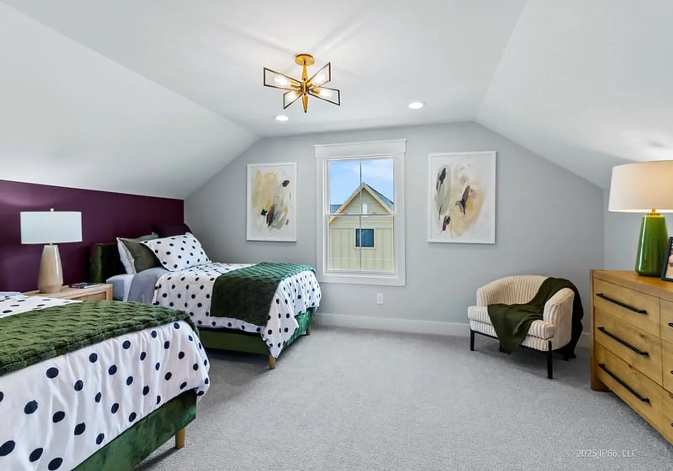 Bedroom with two twin beds