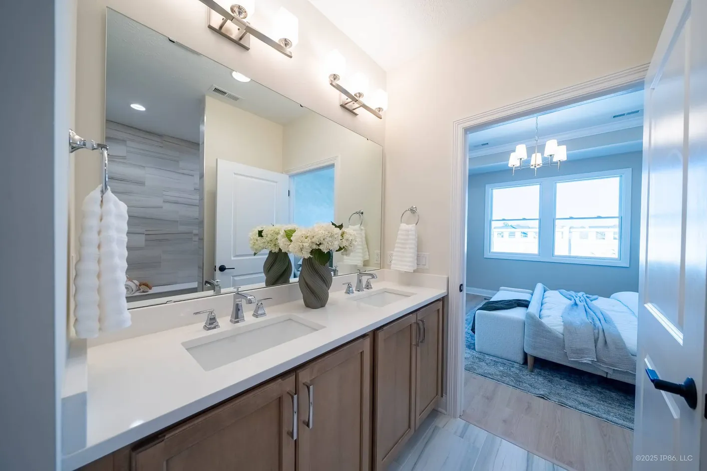 Bathroom vanity