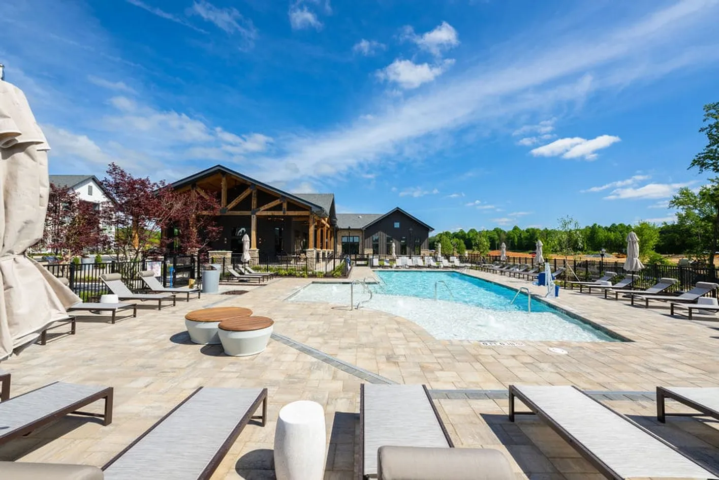 Pool overview and clubhouse