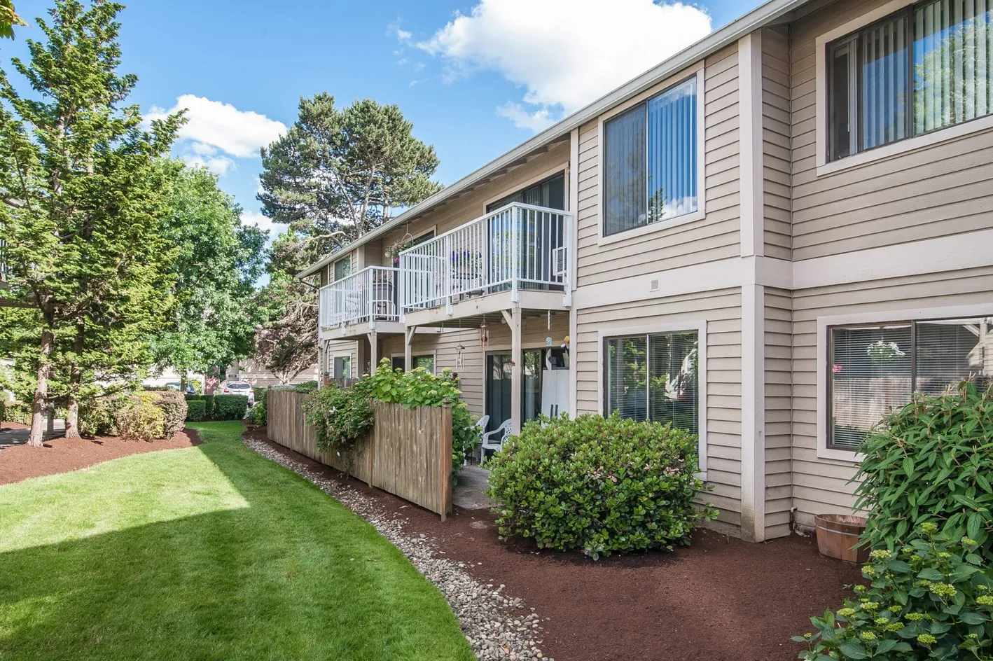 Courtyard view of apartment exterior