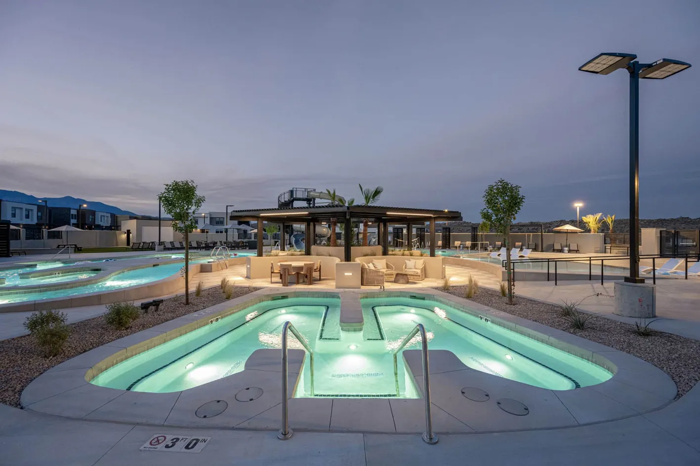 Outdoor Pool & Spa