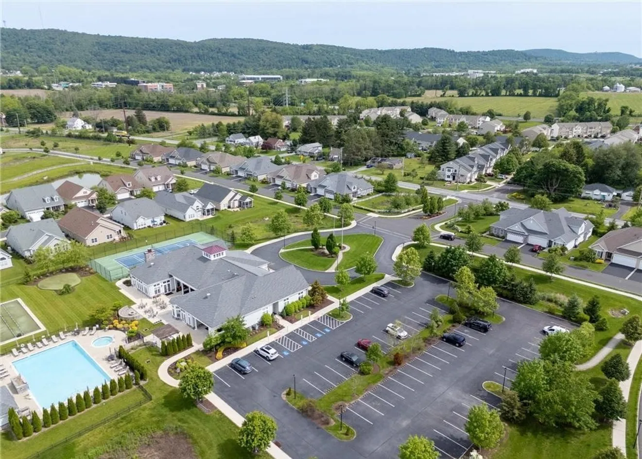 Clubhouse & Homes