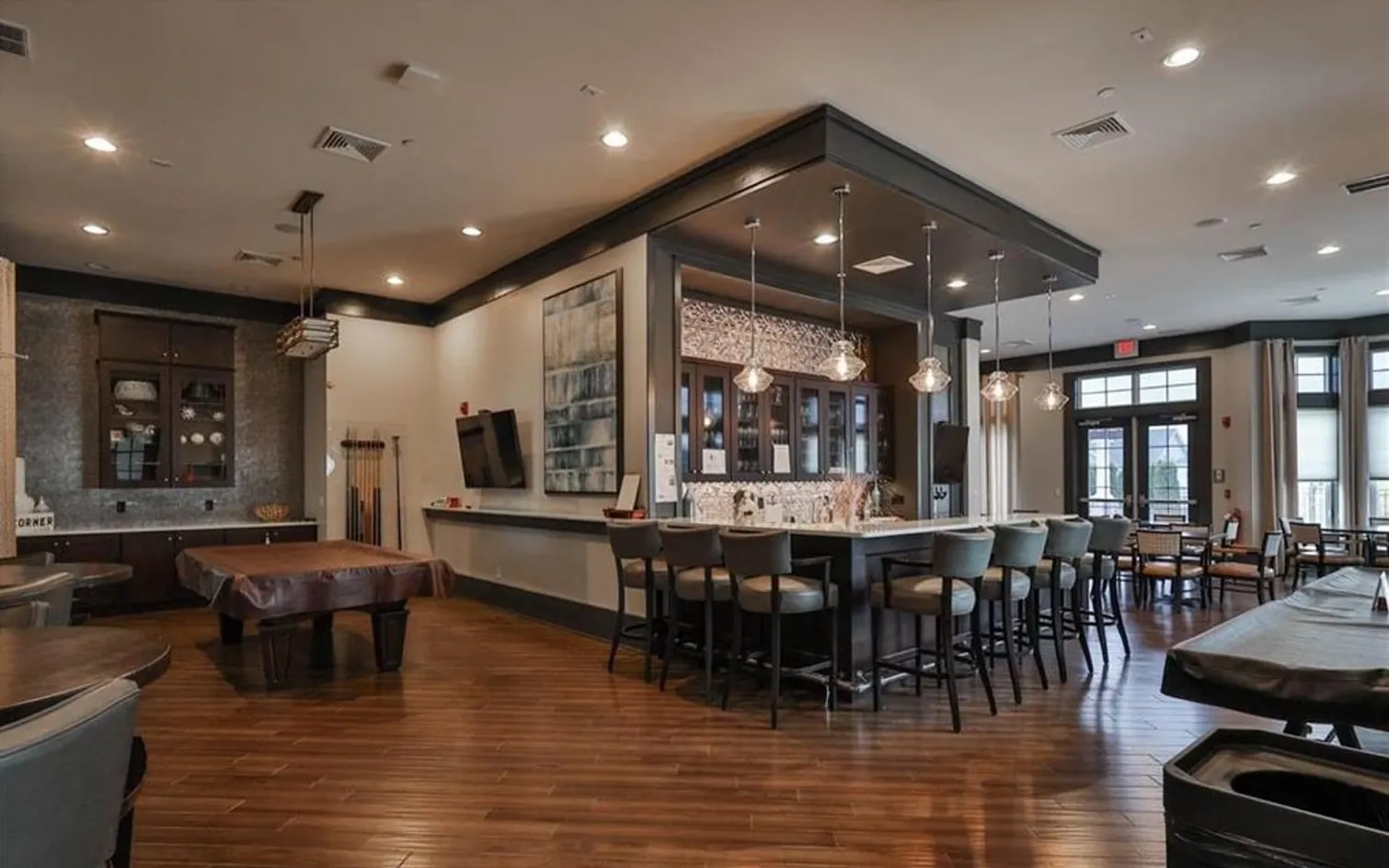 Bar & Billiards