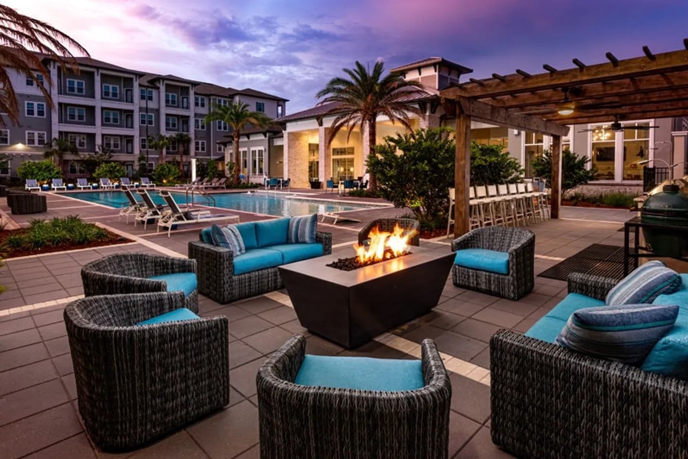 Poolside Lounge