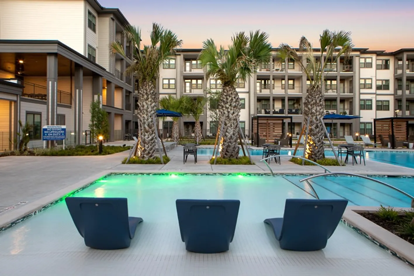 Pool seating