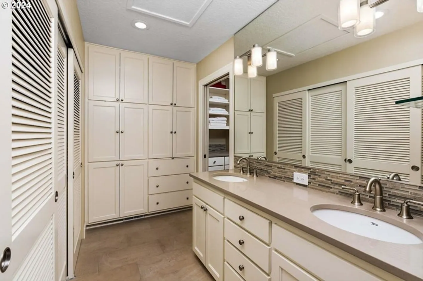 Dual Vanities