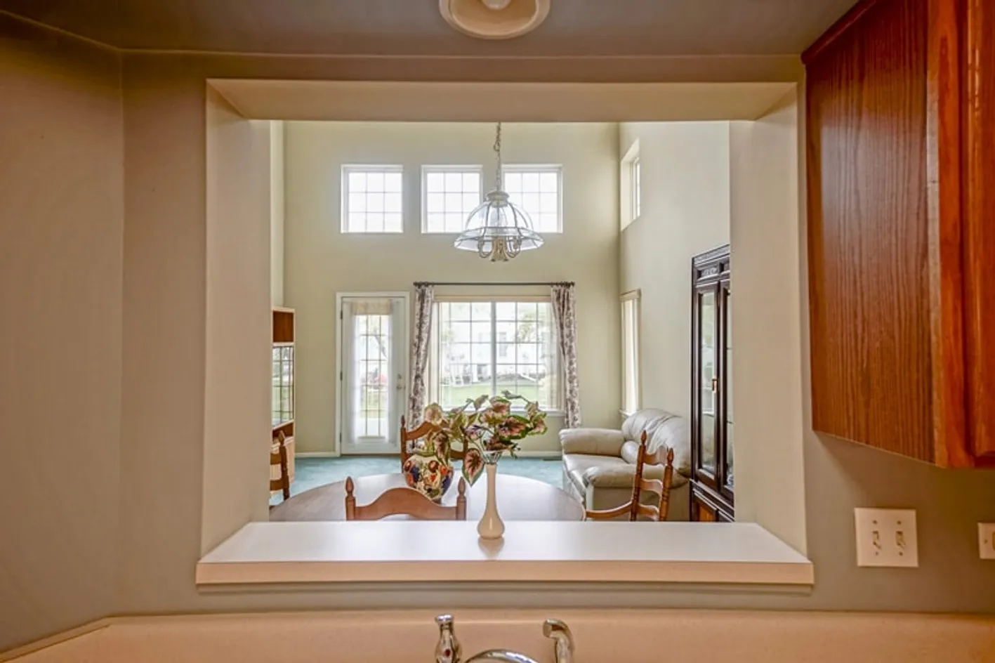 Dining & Foyer