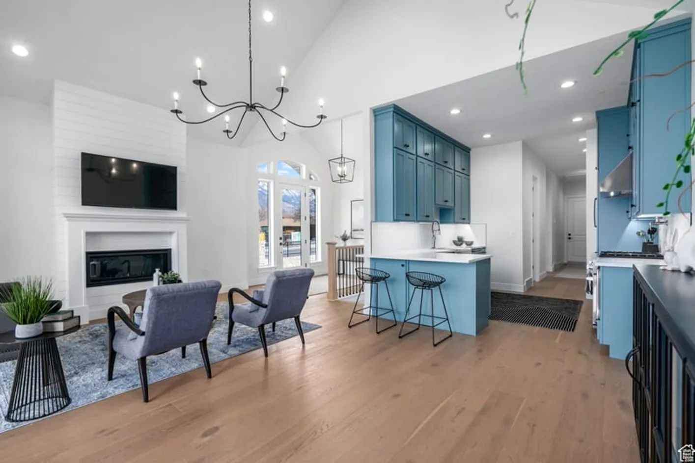 Living & Dining Area