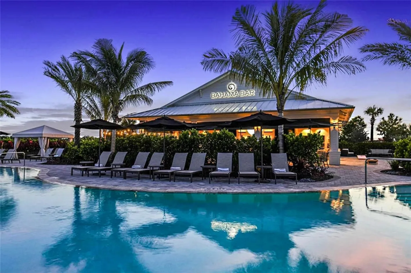 Pool Bar