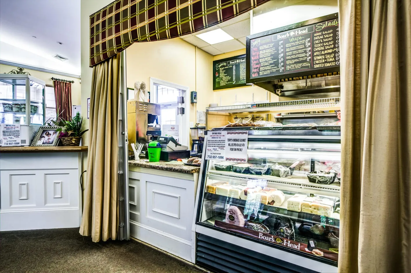 Deli & Cafe