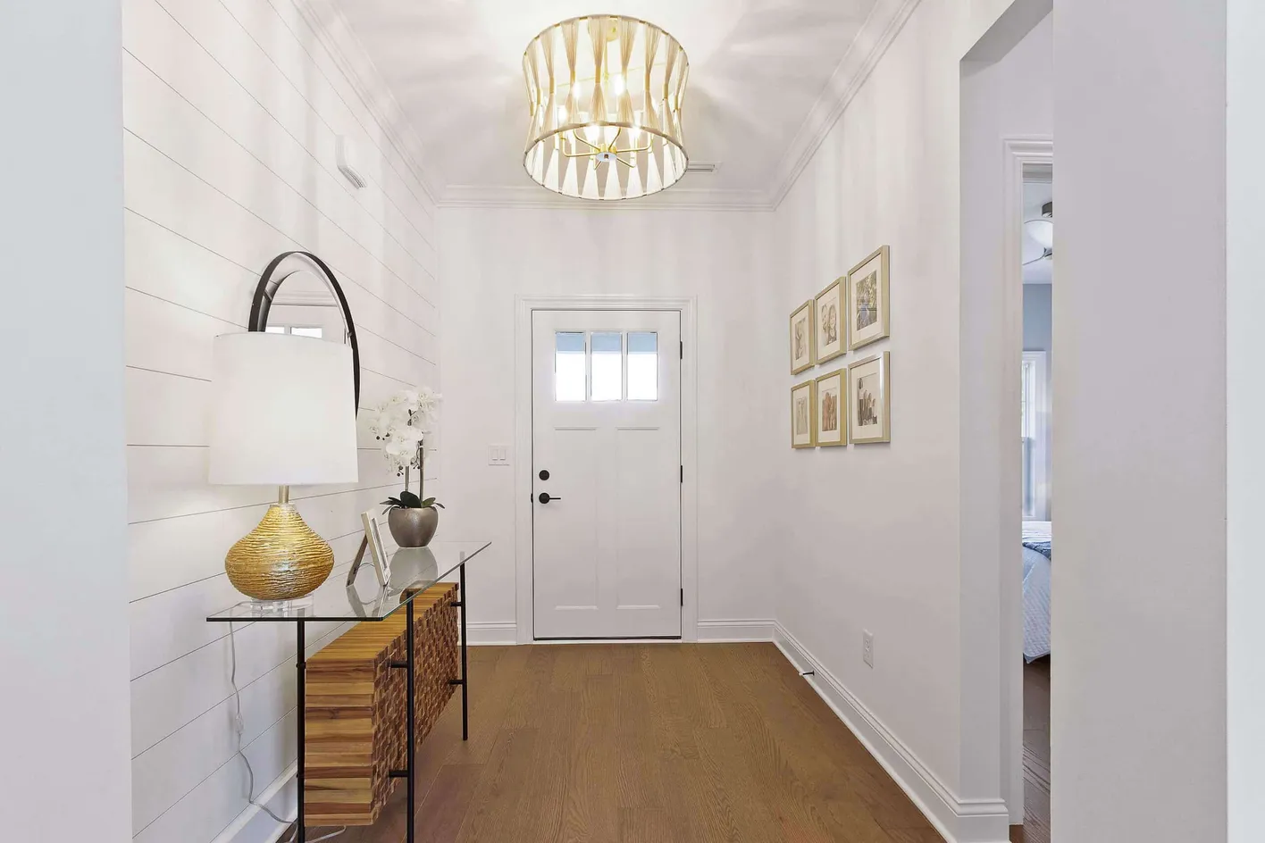 Model Foyer
