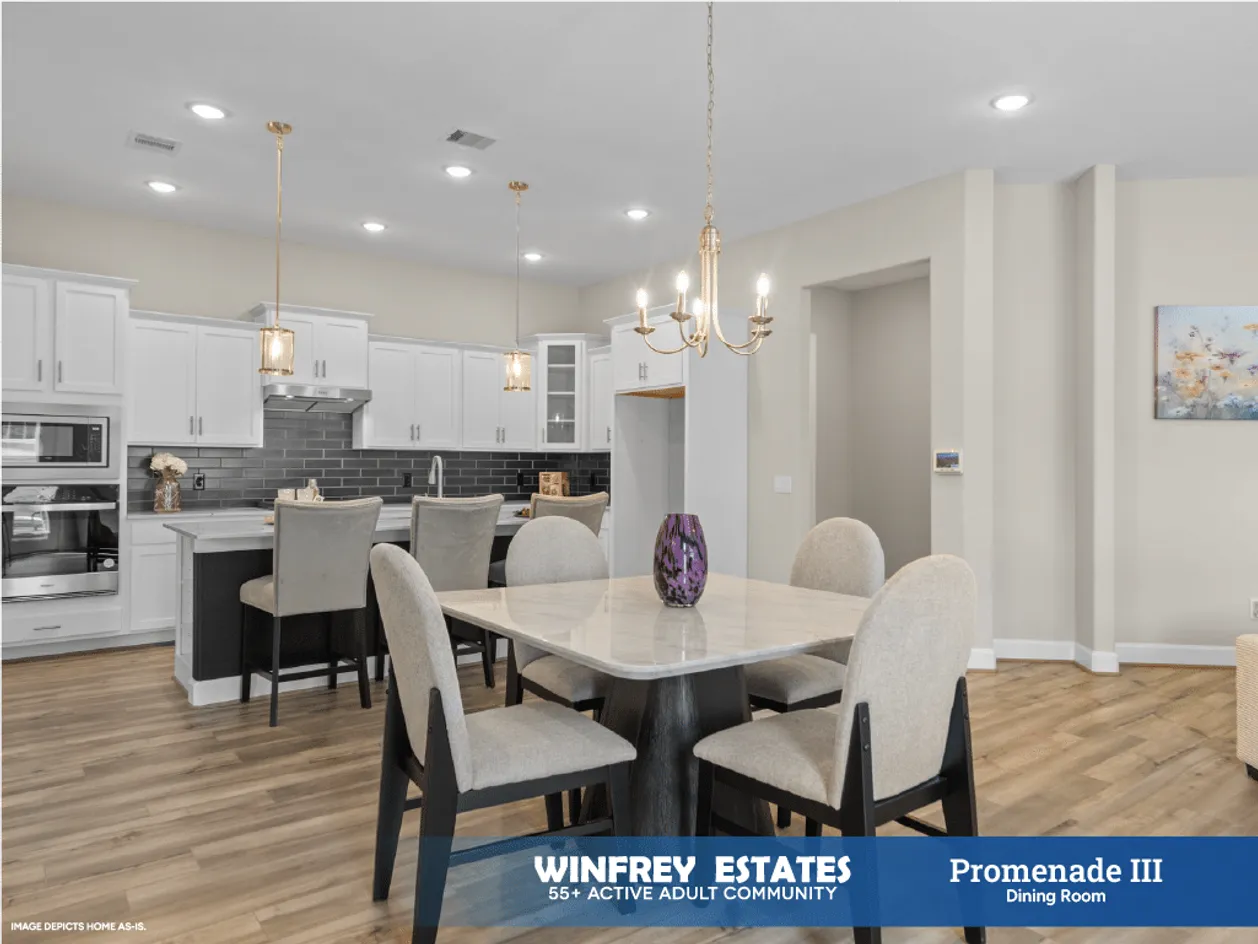 Promenade III dining area