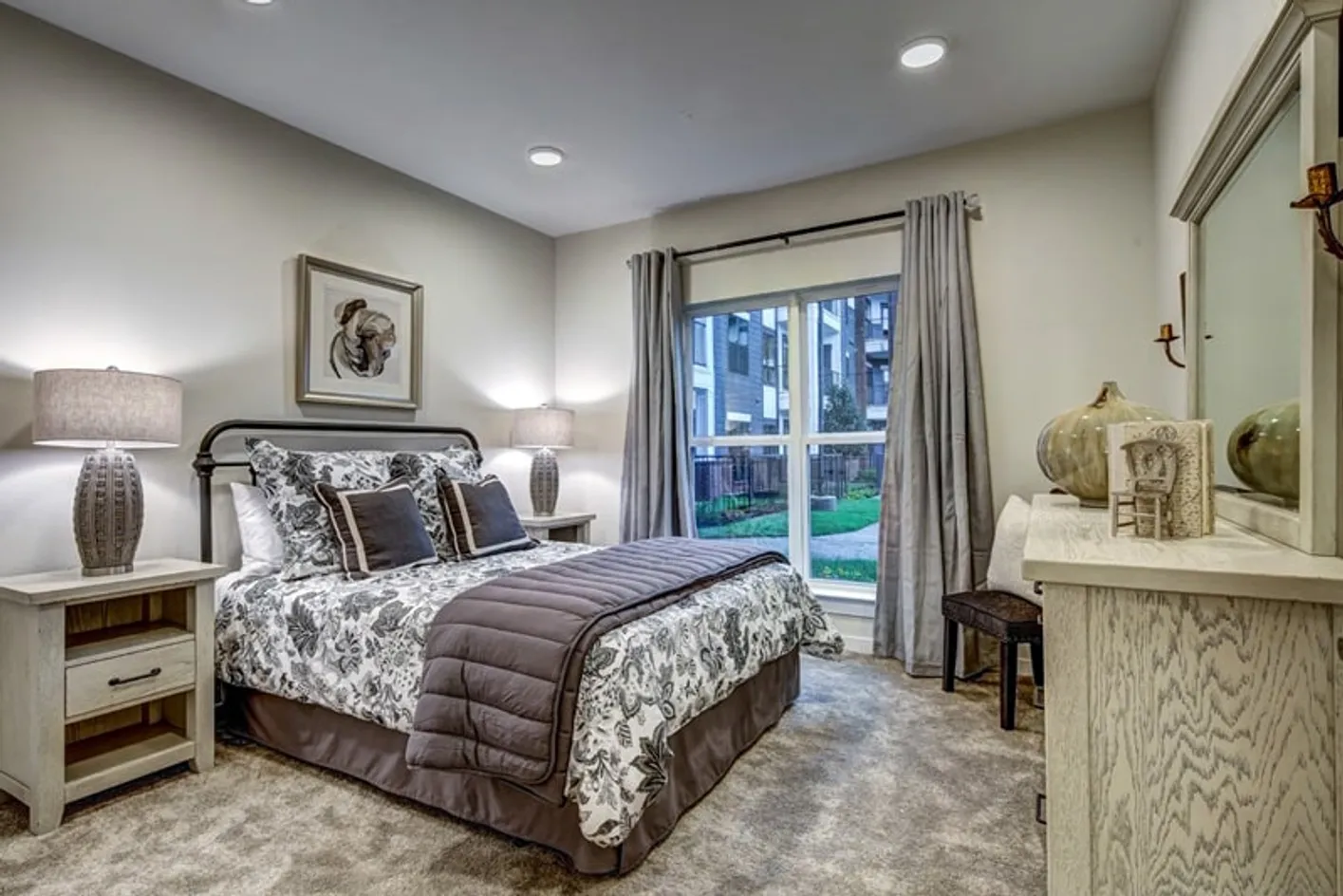 Unit Bedroom