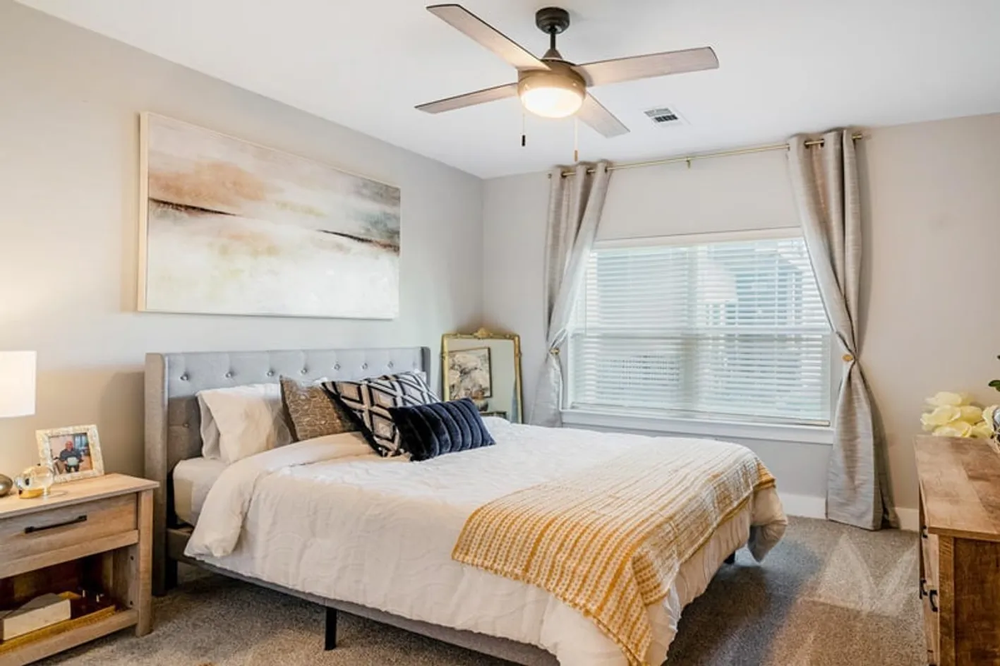 Unit Bedroom