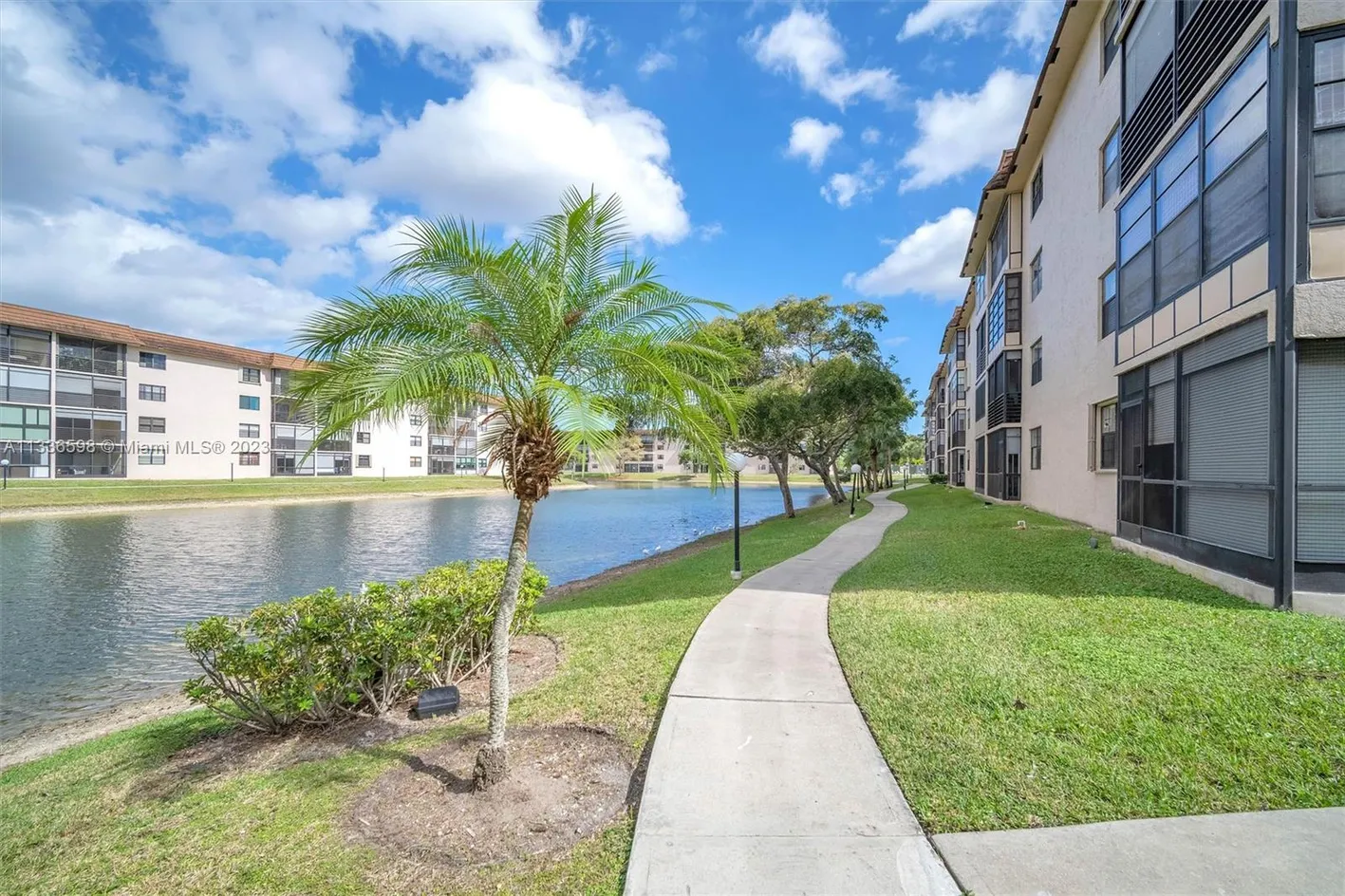 Lakes of Carriage Hills