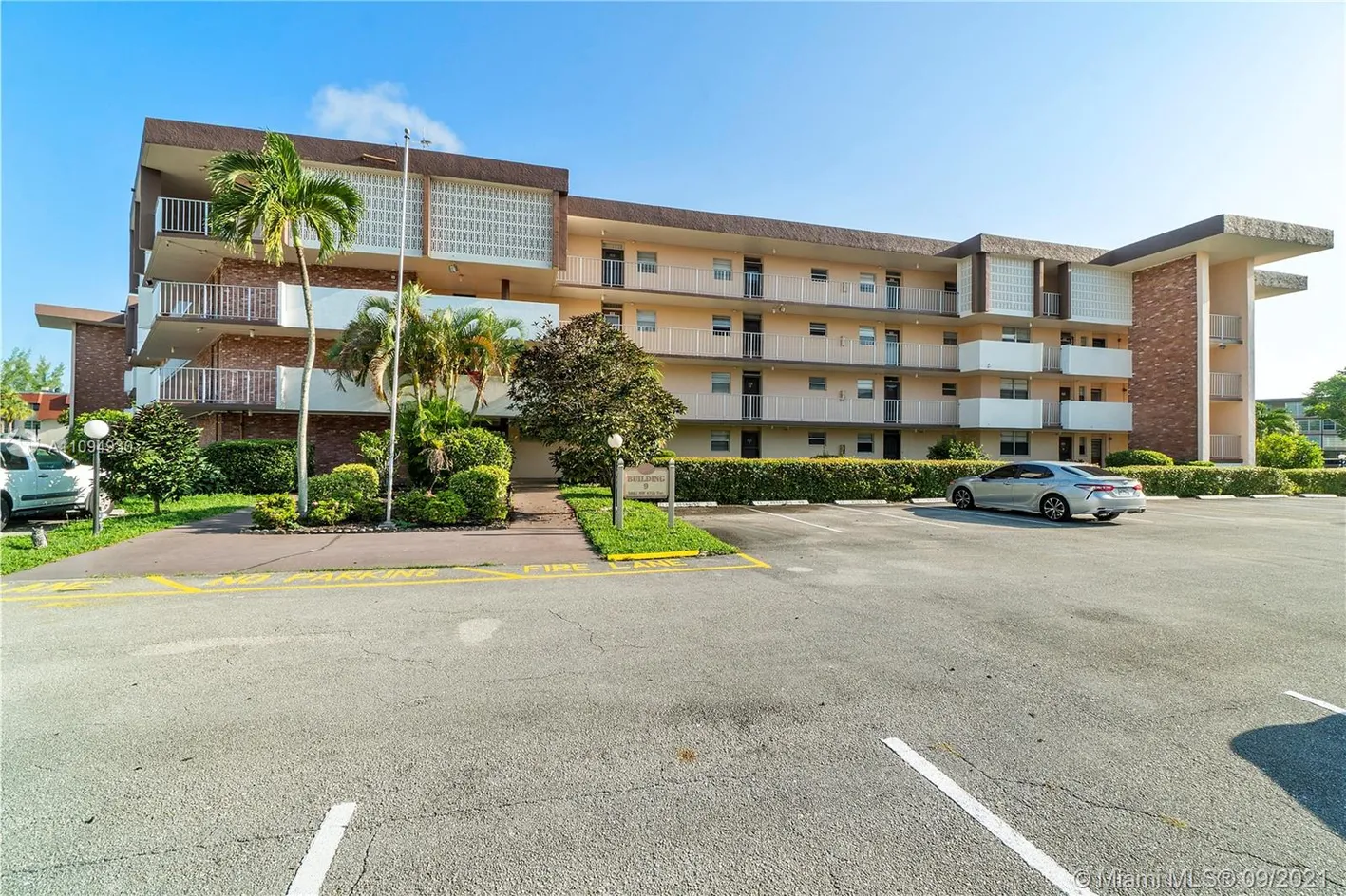 Lauderdale Oaks