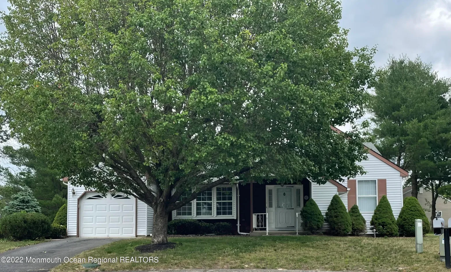 Crestwood Village 6
