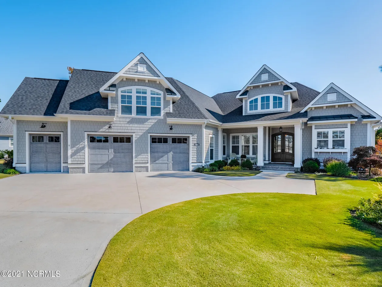 Compass Pointe