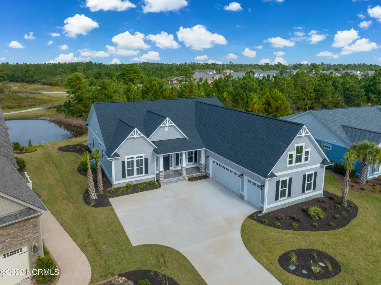 Compass Pointe