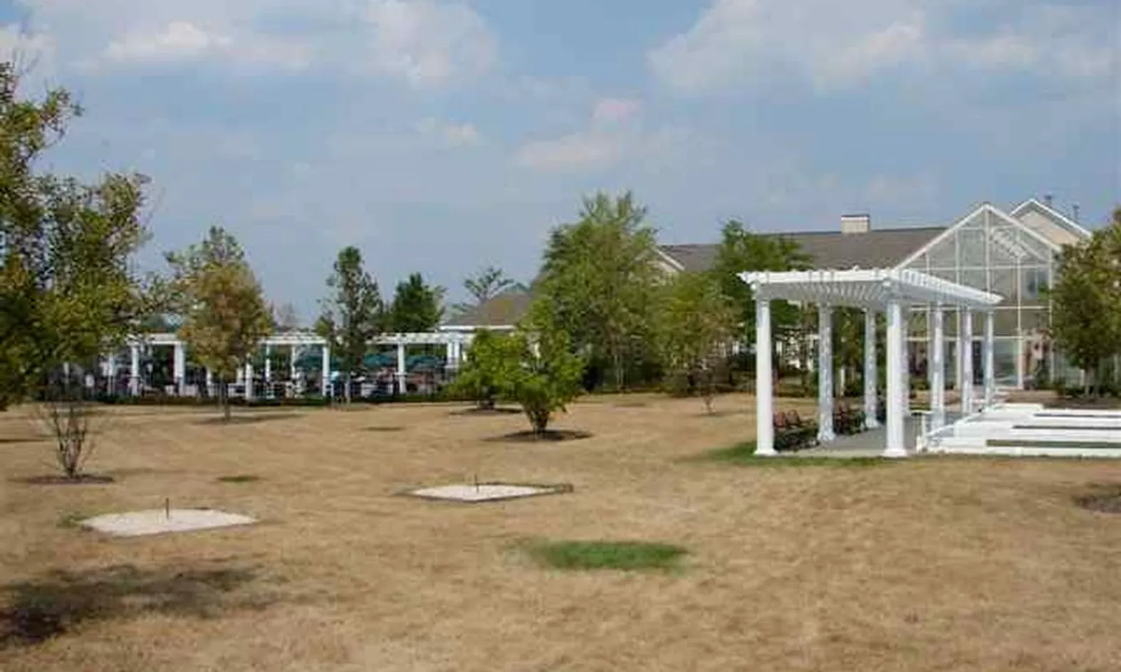 2 Horseshoe Pits