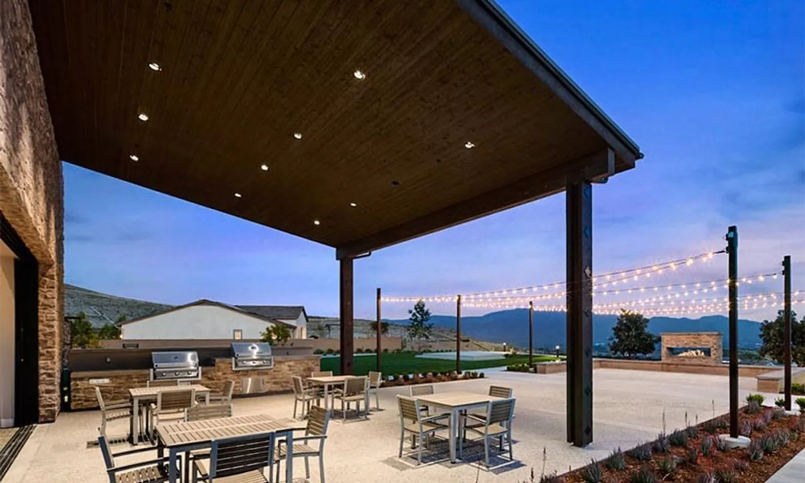 Outdoor Patio & BBQ Area