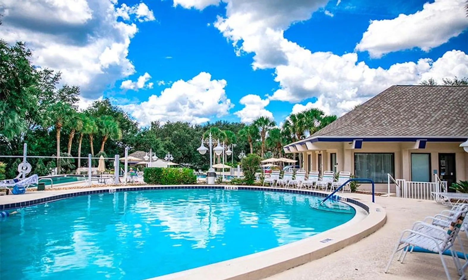 Island Club Outdoor Pool