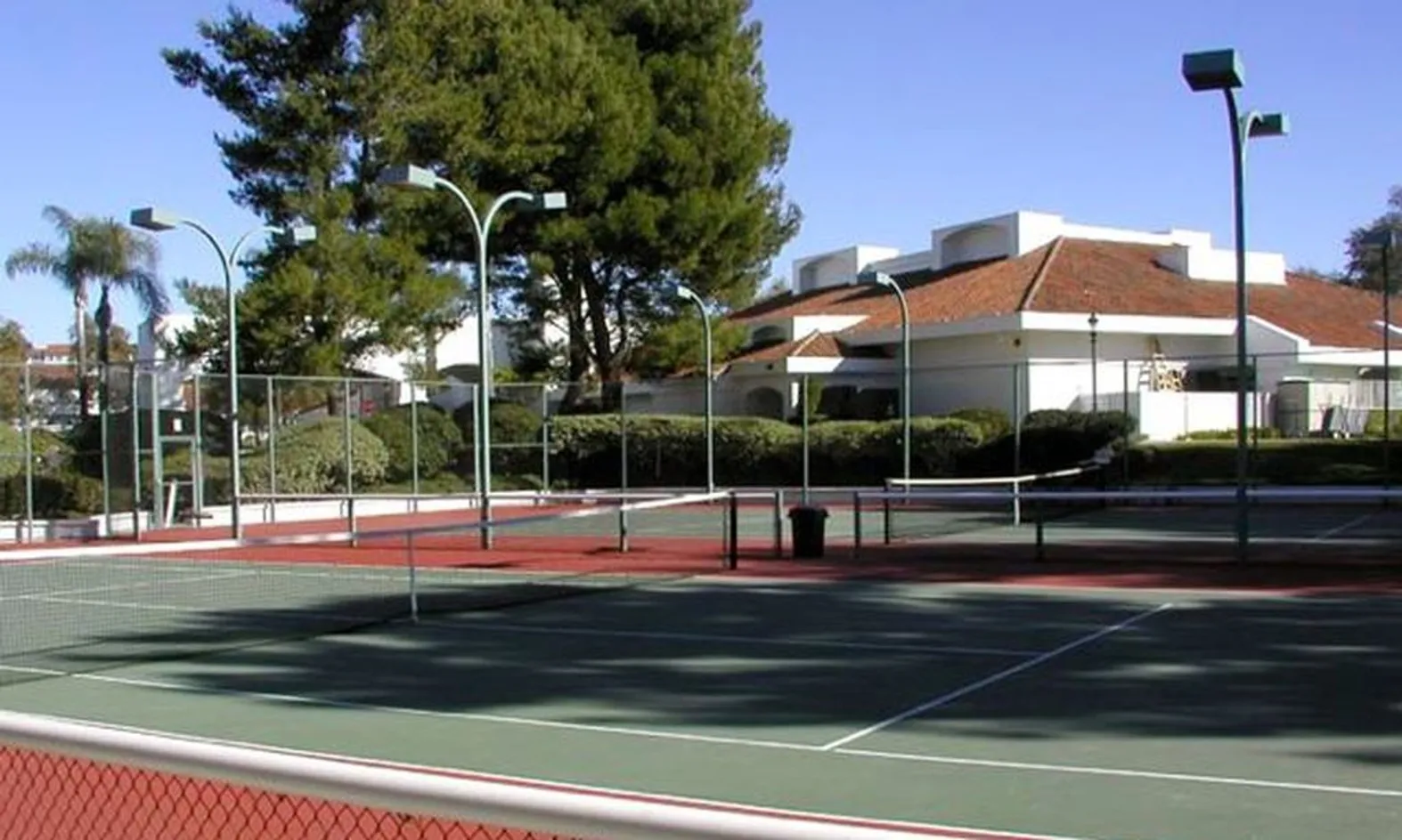 4 Tennis Courts