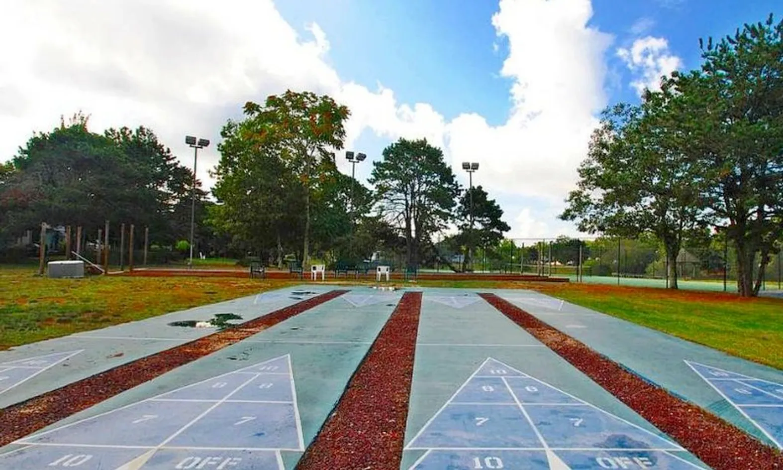 4 Shuffleboard Courts