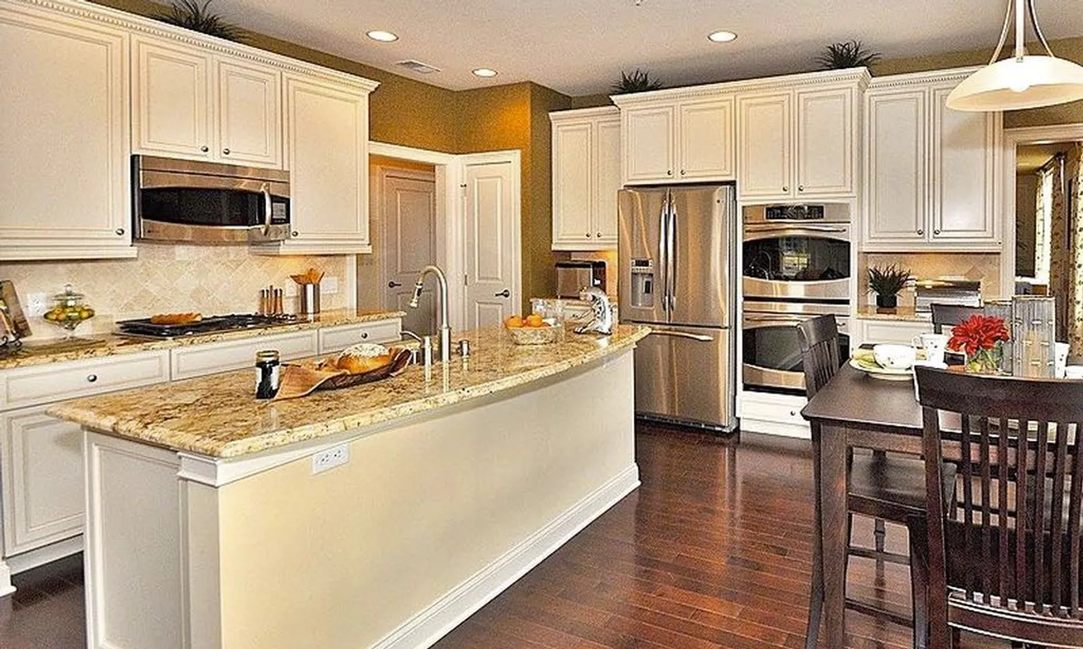 Gourmet Kitchens