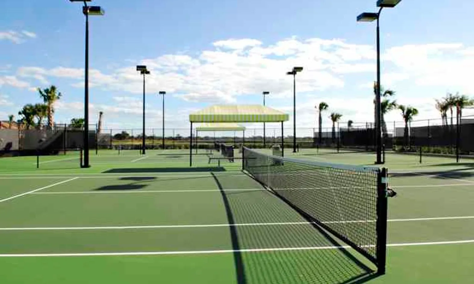 4 Tennis Courts