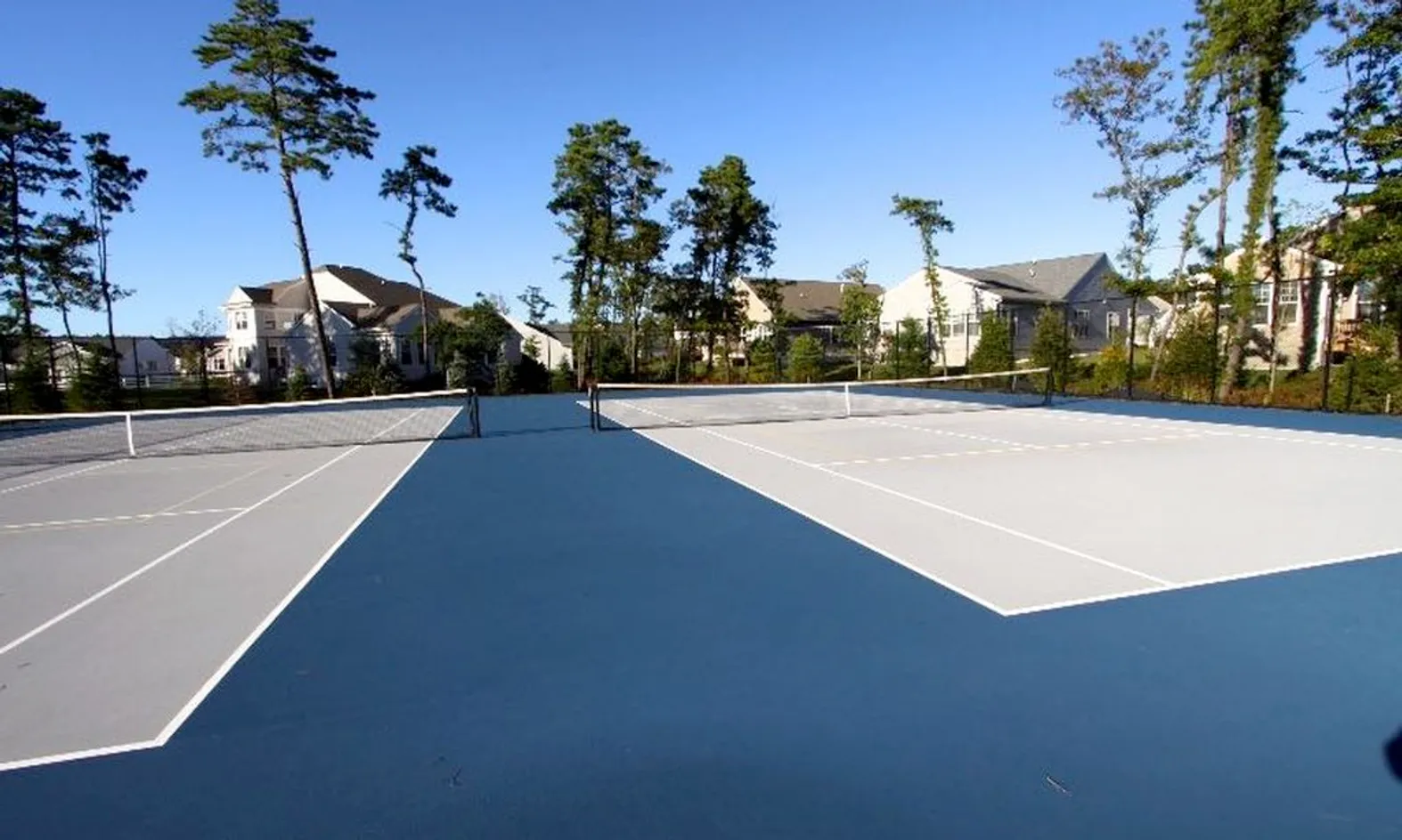 2 Tennis Courts