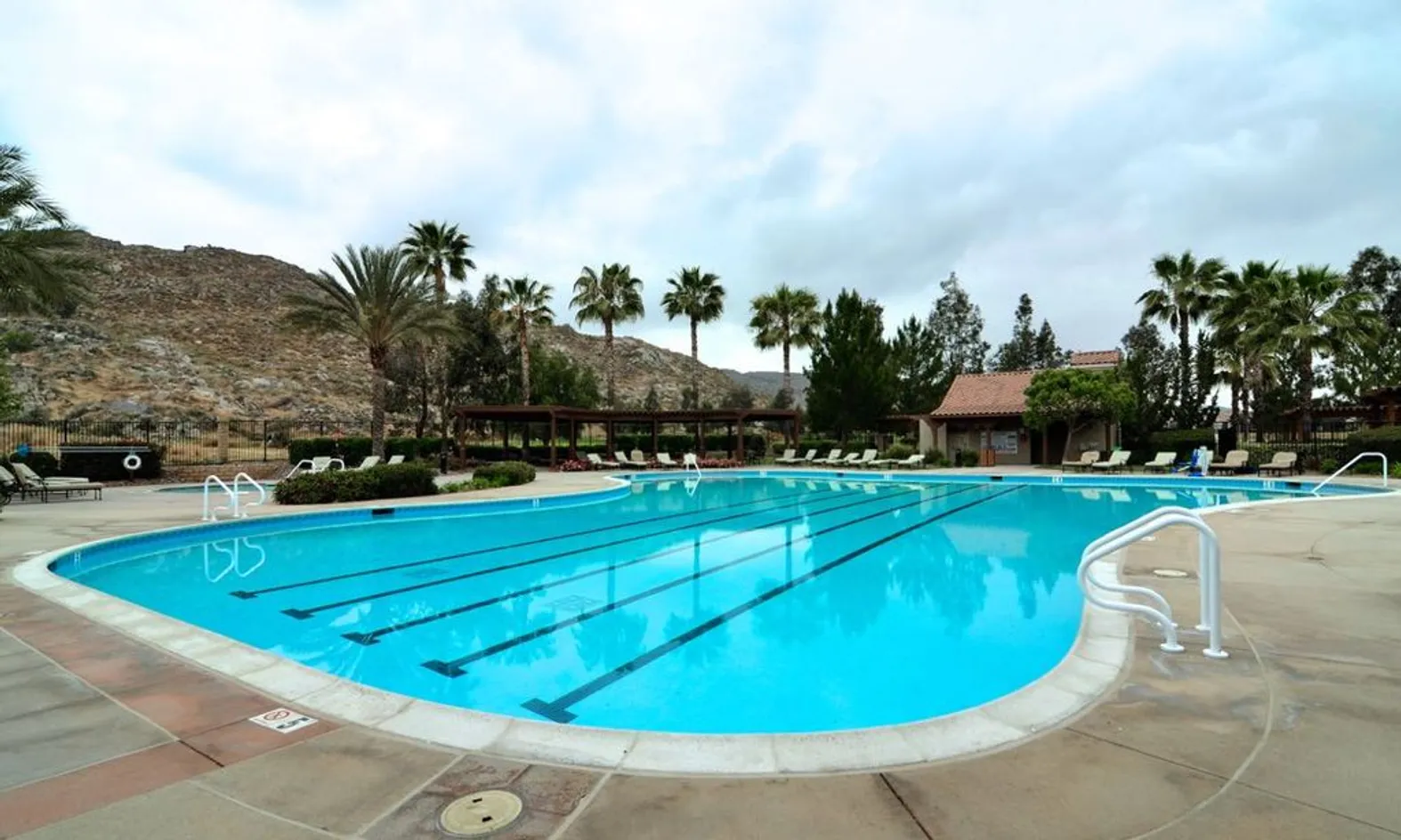 Outdoor Resort-Style Pool 