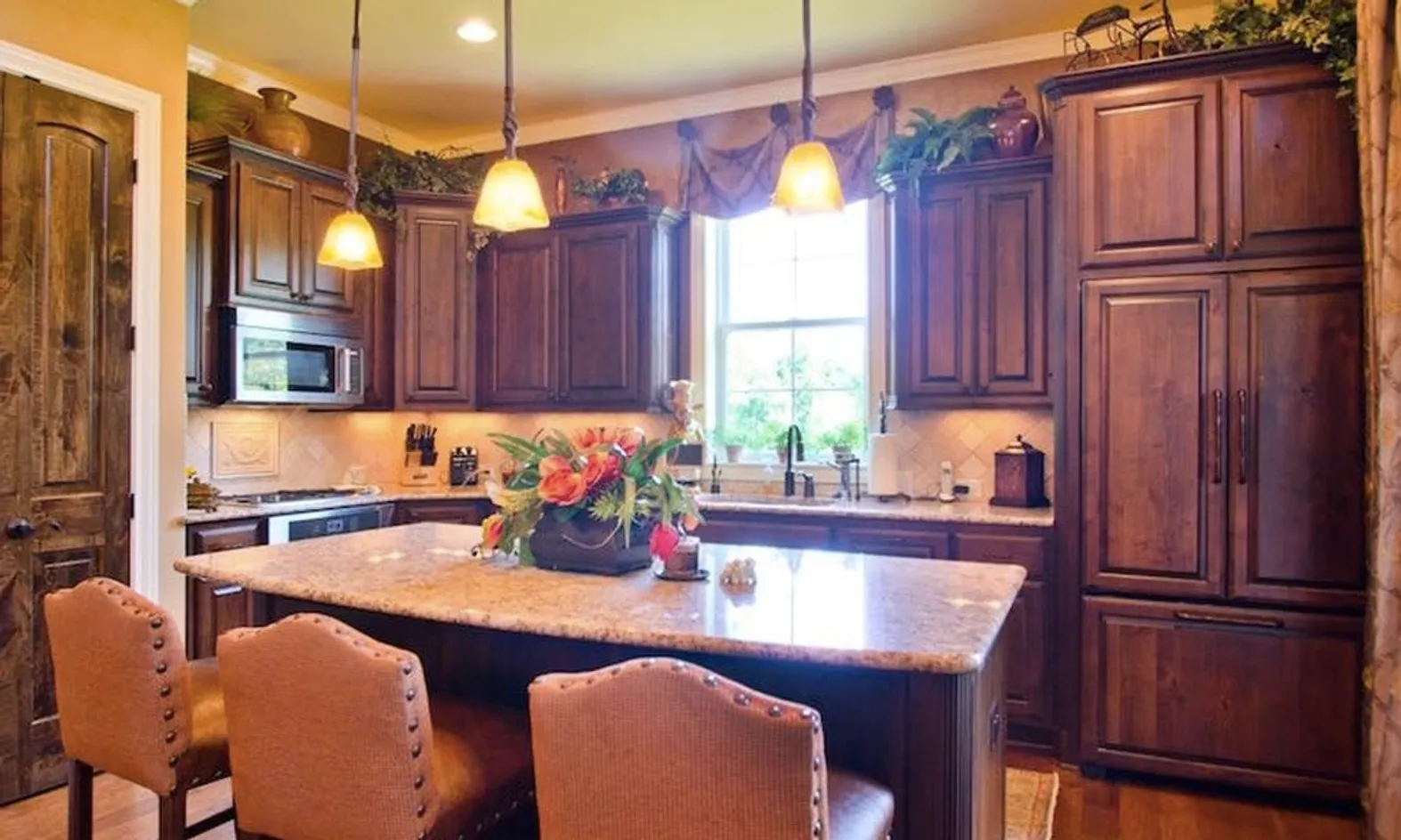 Eat-In Kitchens