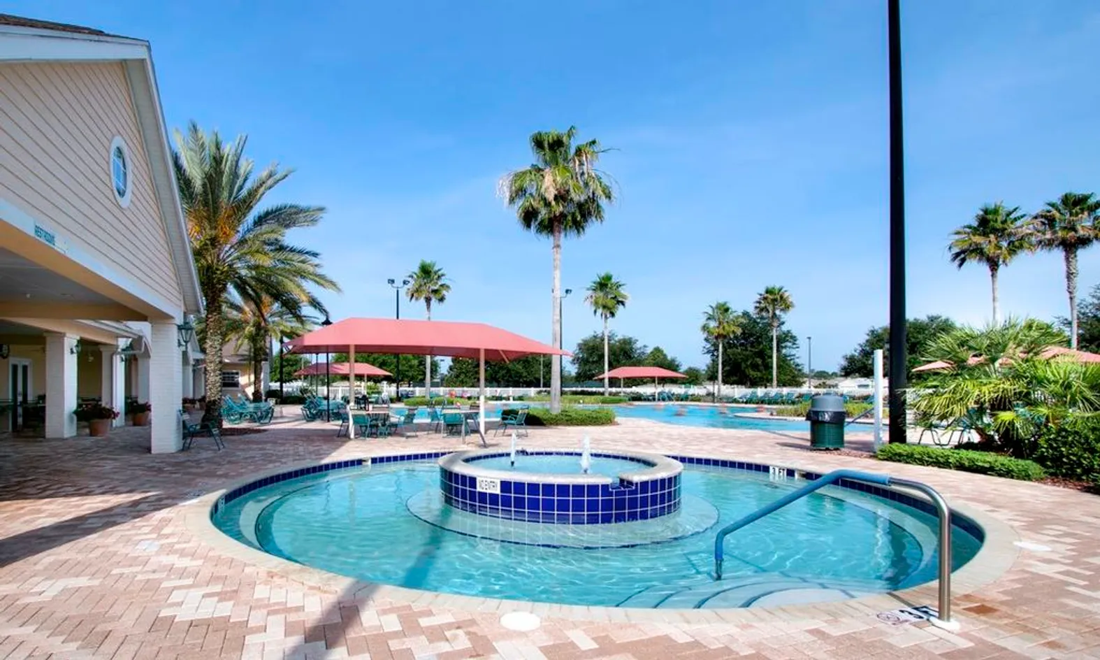 Outdoor Pool & Spa