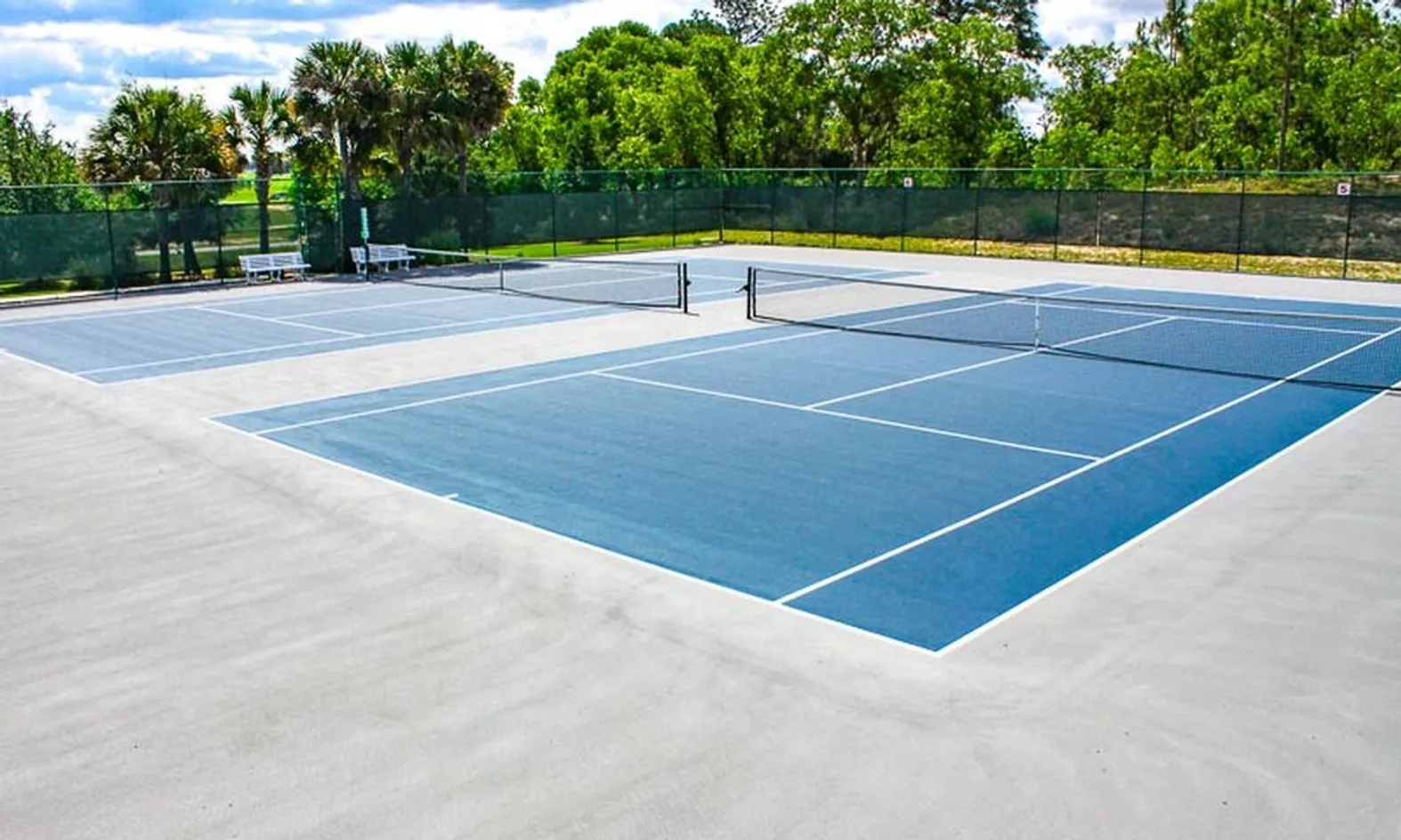 6 Tennis Courts