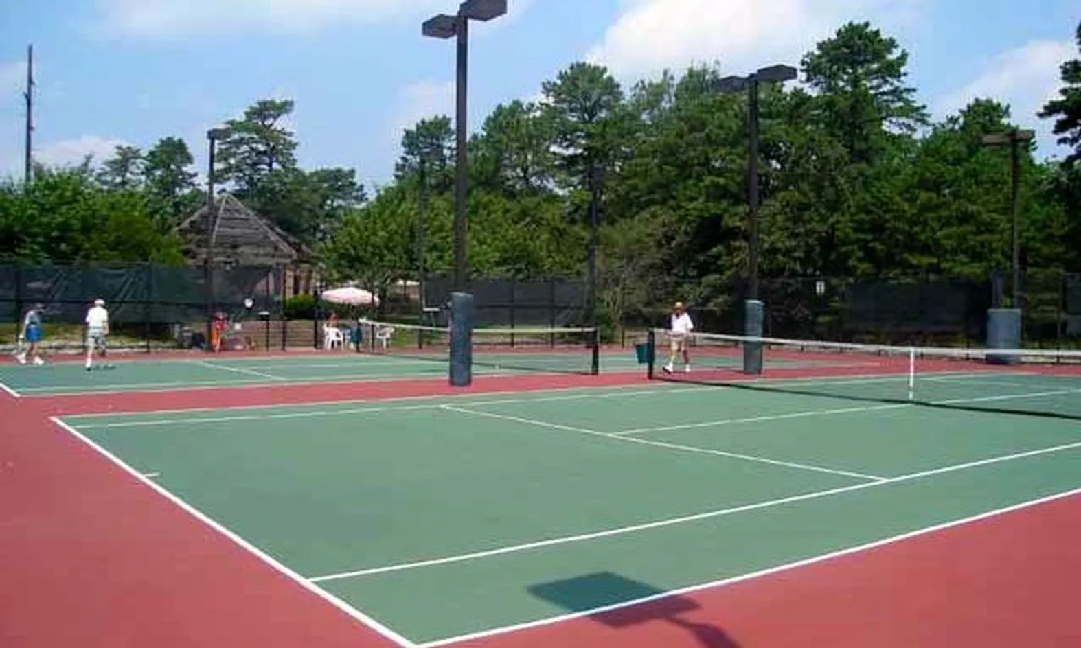 2 Tennis Courts