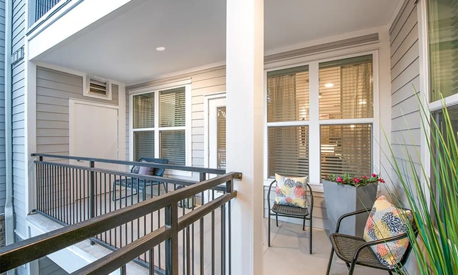 Model Balcony