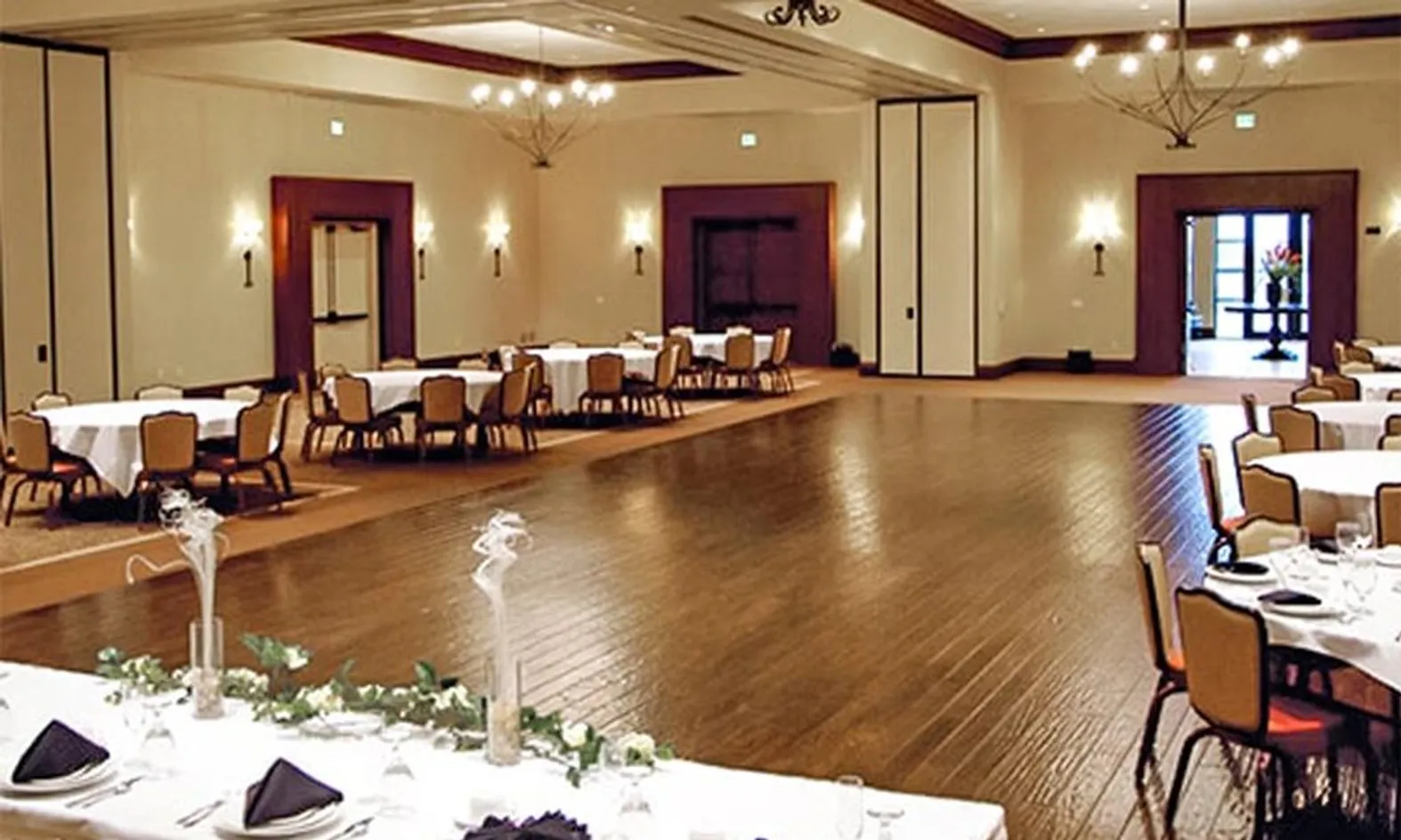 400-Seat Ballroom
