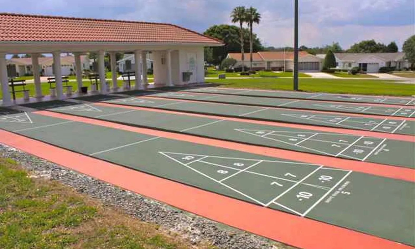 5 Shuffleboard Courts