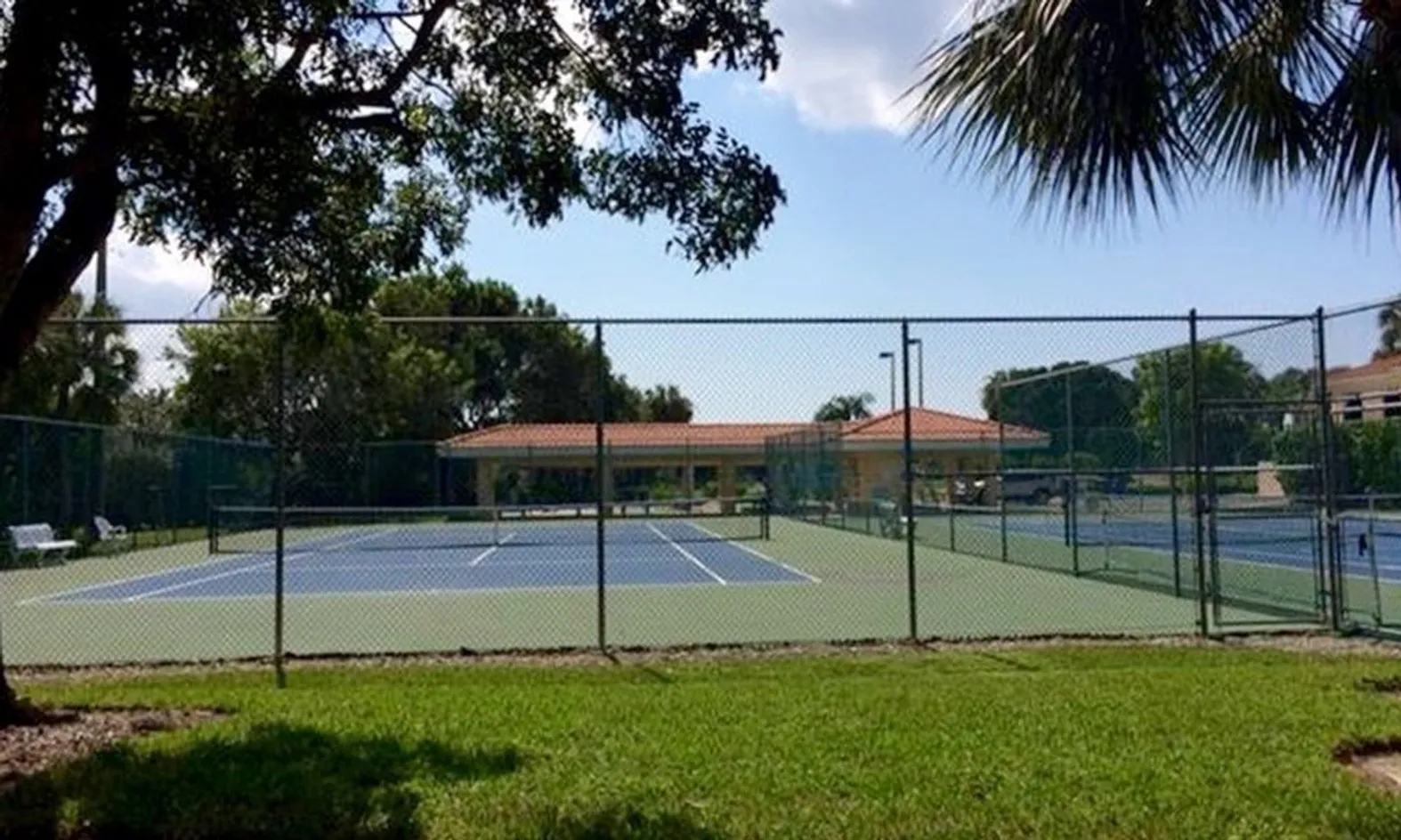 2 Tennis Courts