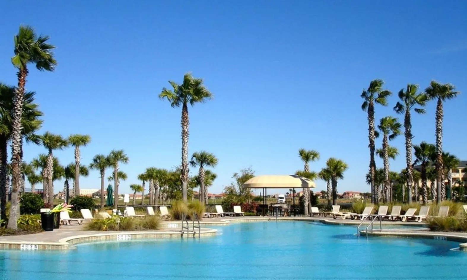 Outdoor Resort-Style Pool