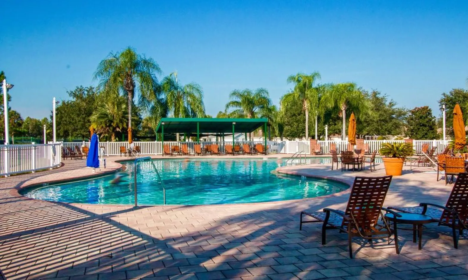 Outdoor Pool & Spa