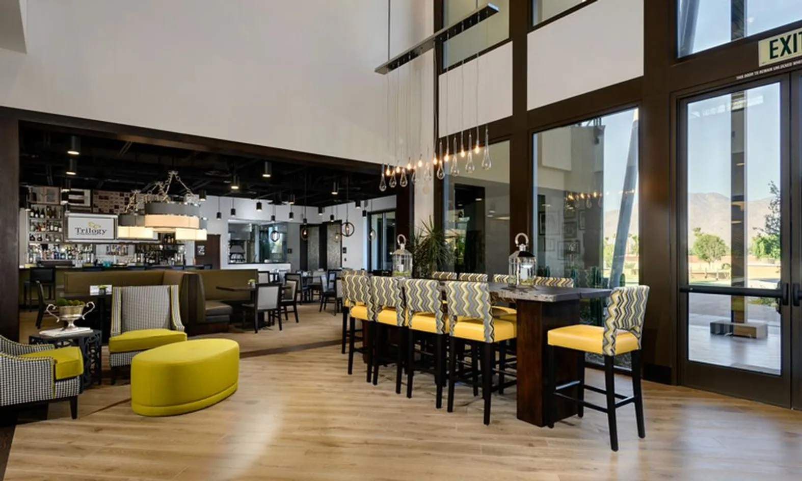 Restaurant & Bar