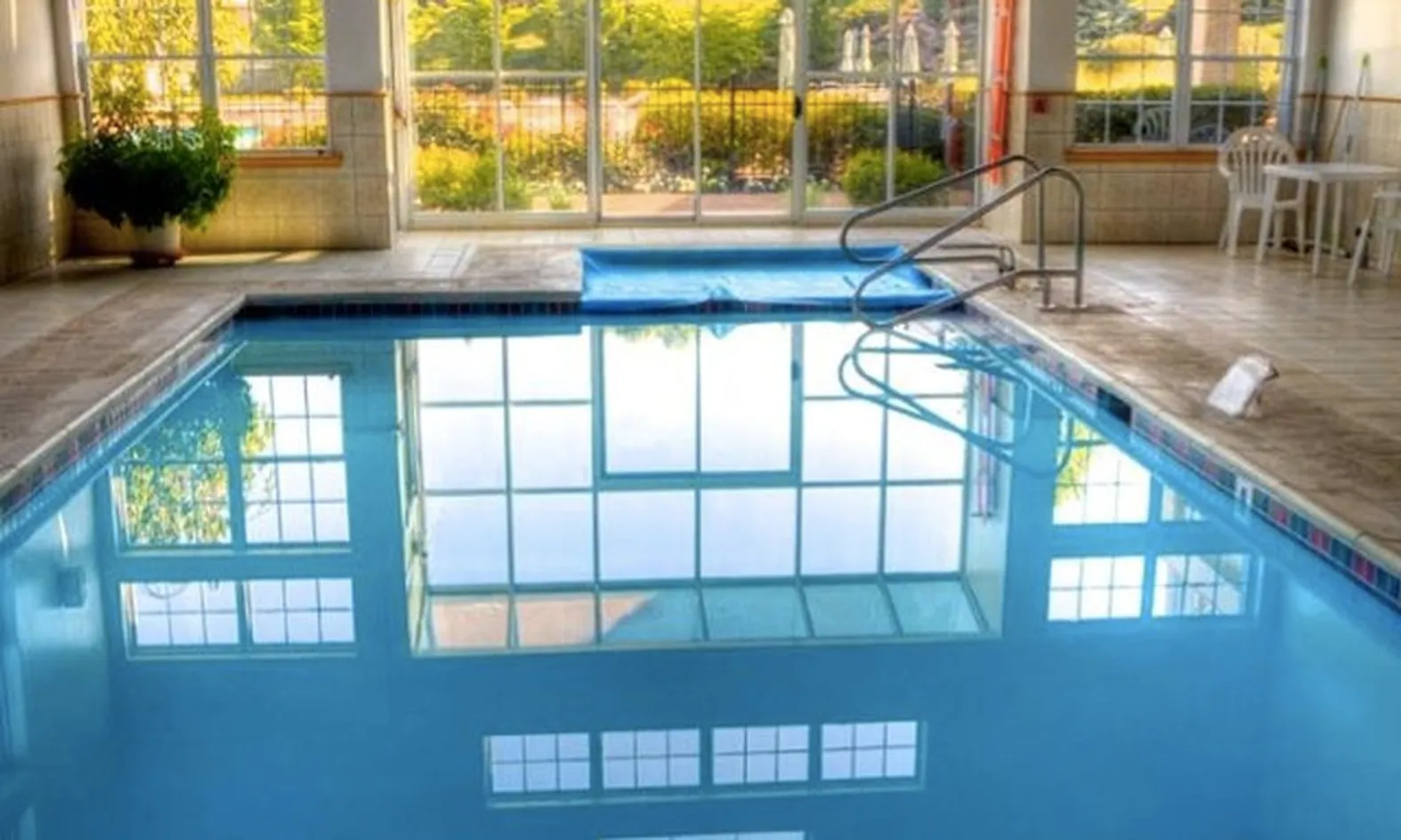 Indoor Pool & Spa