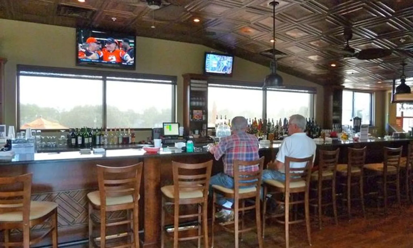 Fireside Dining Room & Bar