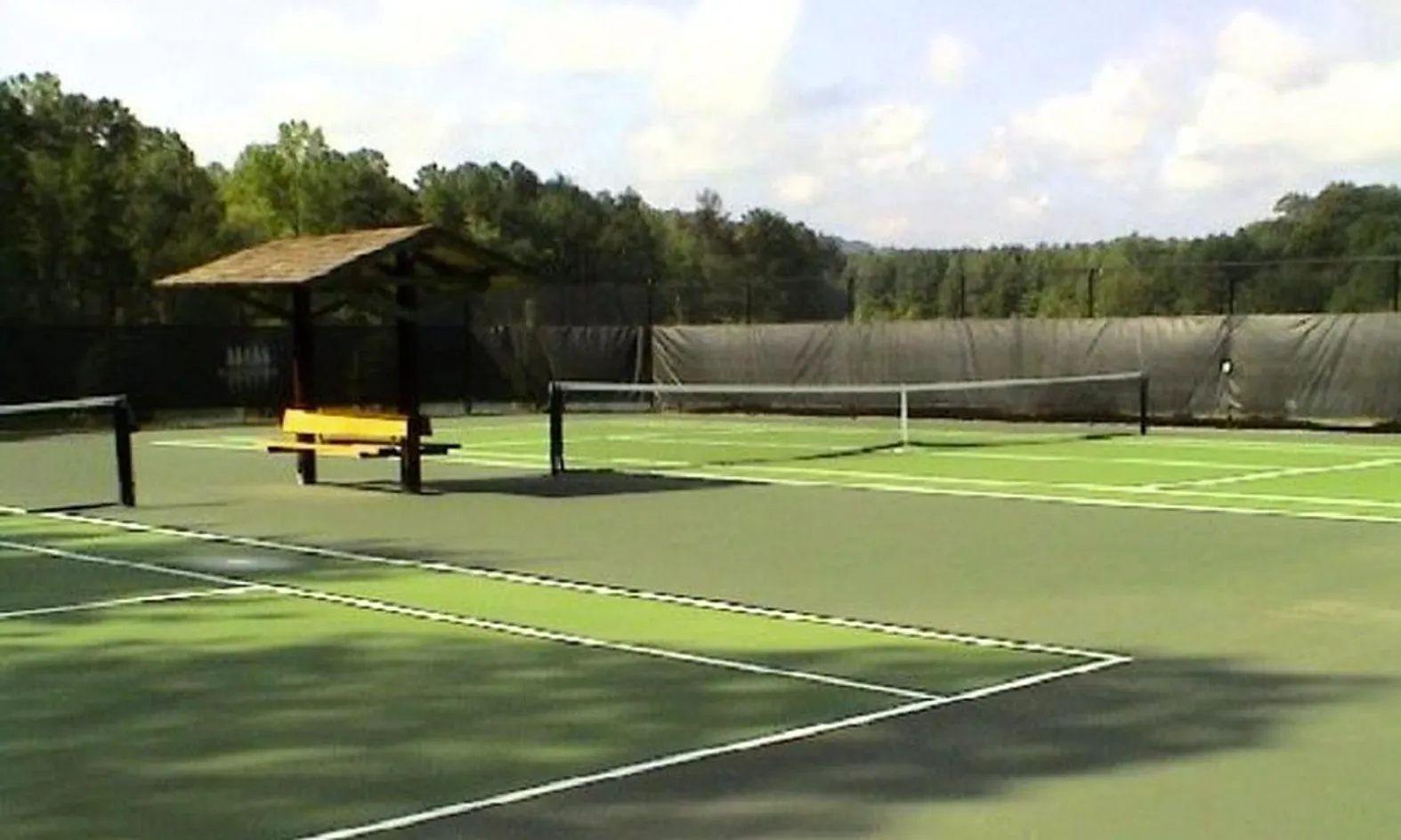 2 Tennis Courts